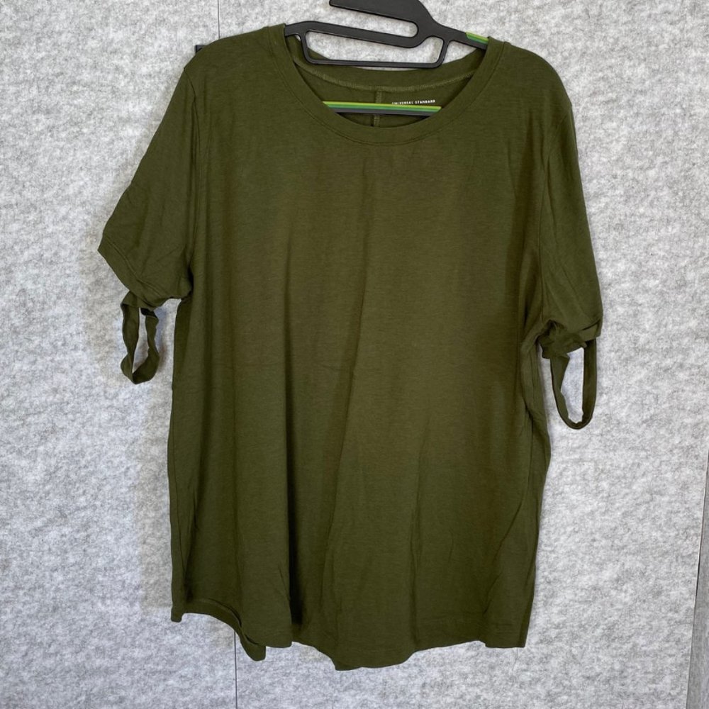 Universal Standard Split Sleeve Tee Rex in Olive, US Size M (18-20) GUC
